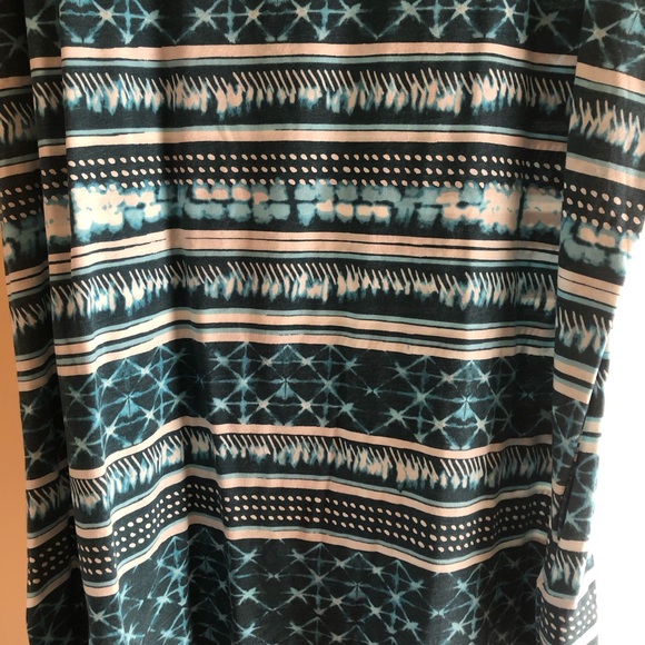 LuLaRoe Live Teal and White Geometric Short Sleeve Tee - Picture 2 of 5